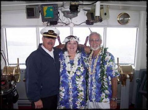 Lavahut - Matching Hawaiian shirts, dresses & clothing - AtShipsWheelWithCaptOConnell_m