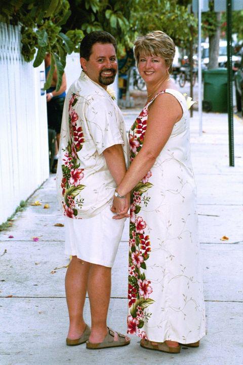 Lavahut - Matching Hawaiian shirts, dresses & clothing - kitty-lavahutspecial1